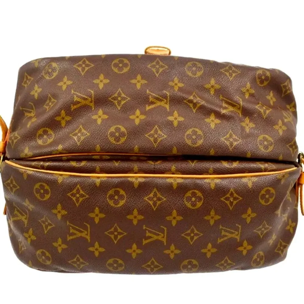 ⭐🔥AUTHENTIC🔥⭐Louis Vuitton Saumur 35 Crossbody bag